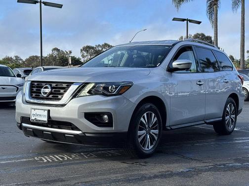 2019 Nissan Pathfinder SL