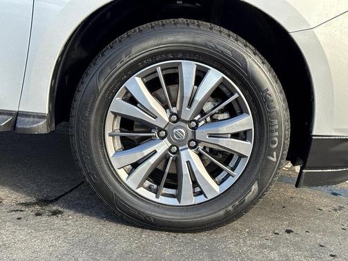 2019 Nissan Pathfinder SL