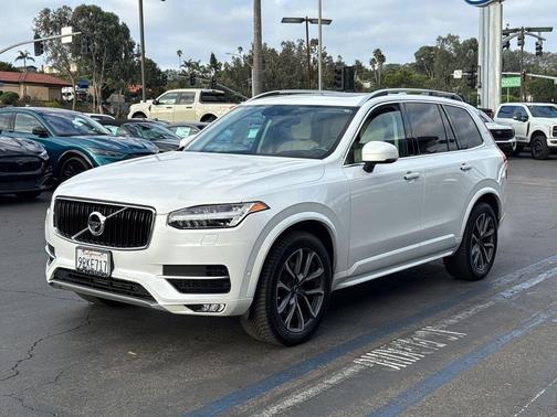2019 Volvo XC90 T6 Momentum