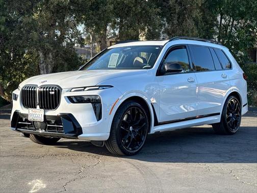 2023 BMW X7 M60i