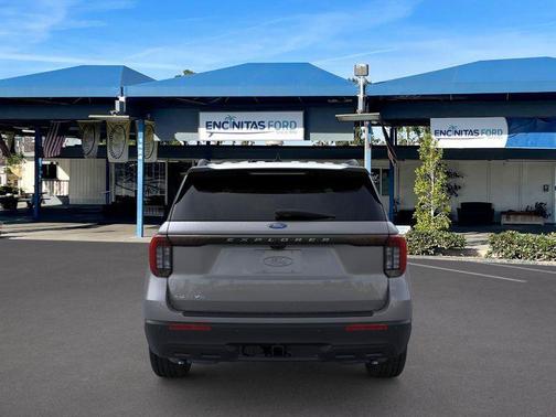 Carbonized Gray Metallic 2026 Ford Explorer Active