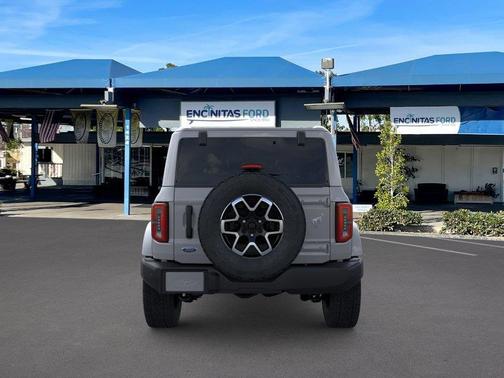 Avalanche Gray 2026 Ford Bronco Outer Banks