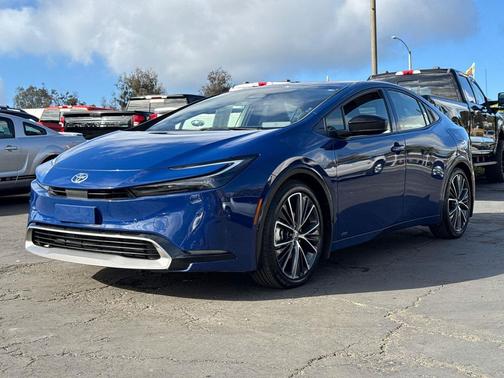 2023 Toyota Prius XLE