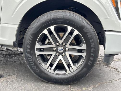 Avalanche 2023 Ford F-150 XL