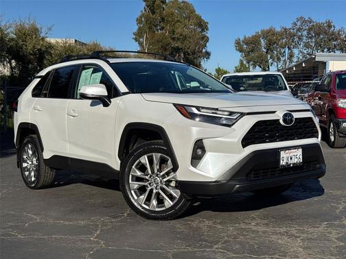 Wind Chill Pearl 2023 Toyota RAV4 XLE Premium