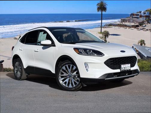 Star White Metallic Tri-Coat 2022 Ford Escape Titanium