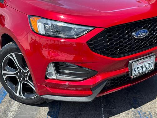 Rapid Red Metallic Tinted Clearcoat 2023 Ford Edge ST