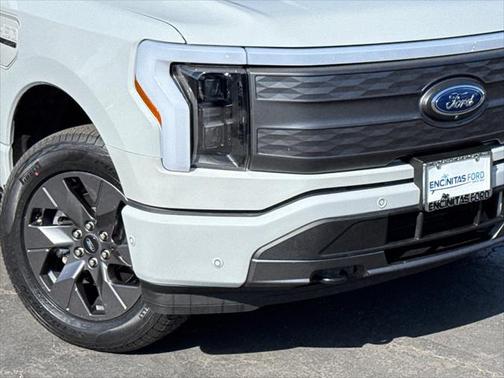 2023 Ford F-150 Lightning LARIAT