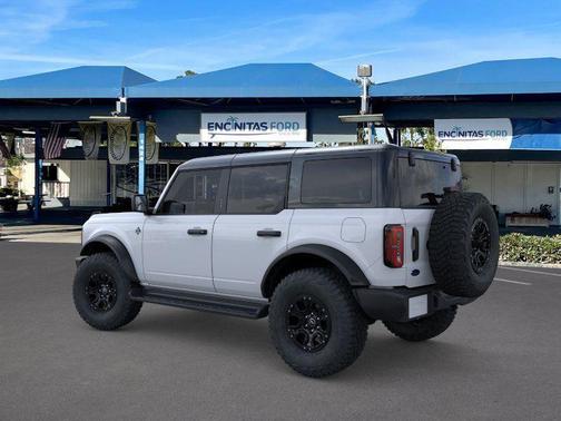 Oxford White 2026 Ford Bronco Outer Banks