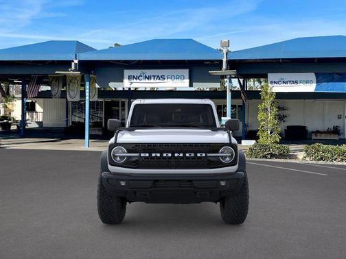 Oxford White 2026 Ford Bronco Outer Banks