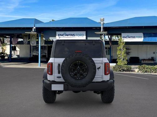 Oxford White 2026 Ford Bronco Outer Banks