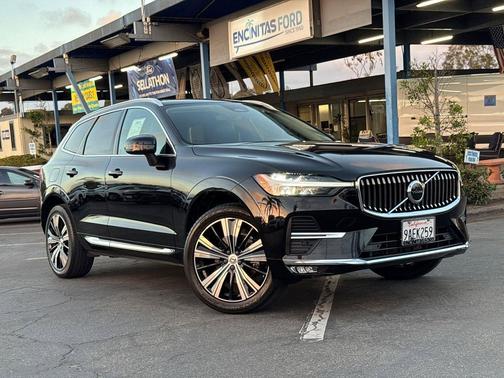 2022 Volvo XC60 B5 Inscription