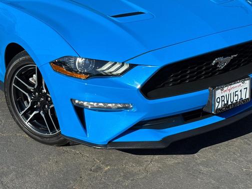 2022 Ford Mustang EcoBoost