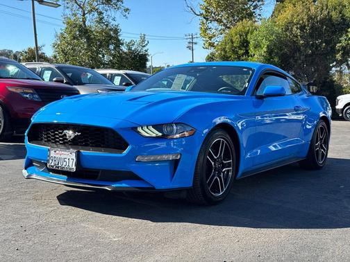 2022 Ford Mustang EcoBoost