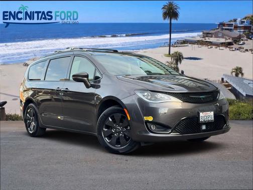 2020 Chrysler Pacifica Hybrid Limited