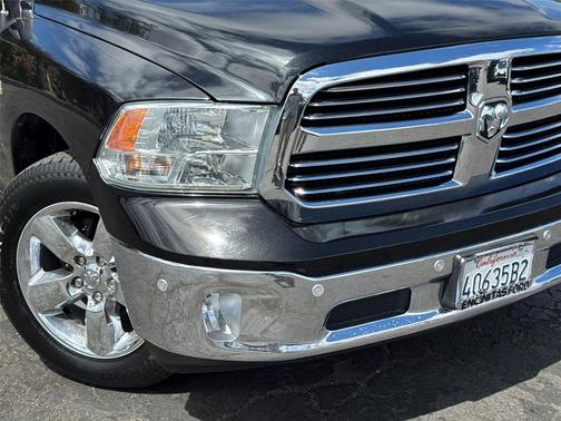 Brilliant Black Crystal Pearlcoat 2016 RAM 1500 Lone Star