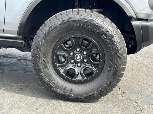 Iconic Silver 2022 Ford Bronco Badlands