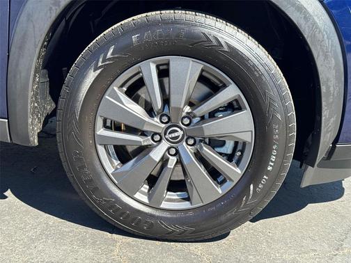 2022 Nissan Pathfinder SV 4WD