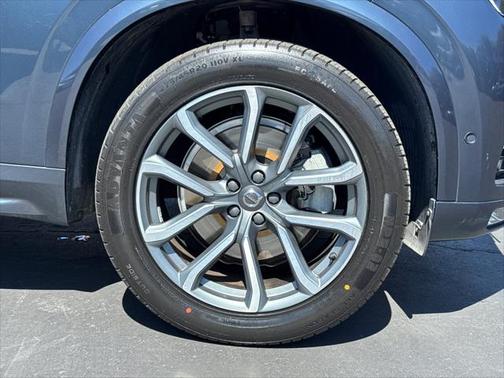 2019 Volvo XC90 T6 Momentum
