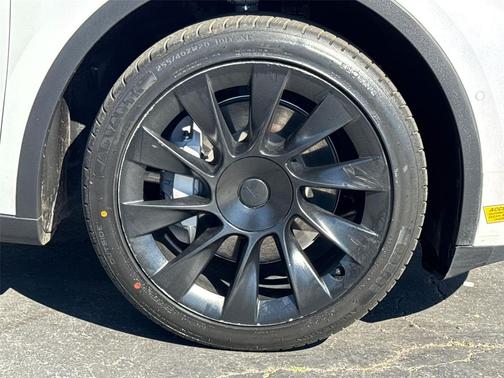 Pearl White Multi-Coat 2021 Tesla Model Y Long Range Dual Motor All-Wheel Drive