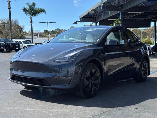 2025 Tesla Model Y Long Range Dual Motor All-Wheel Drive