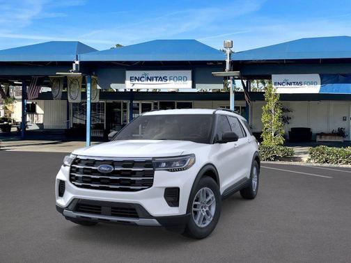 Star White Metallic Tri-Coat 2026 Ford Explorer Active