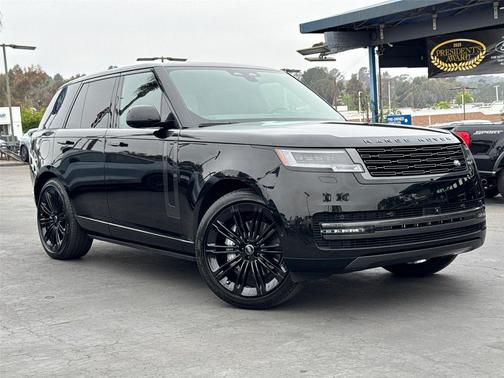 Santorini Black Metallic 2025 Land Rover Range Rover P400 SE