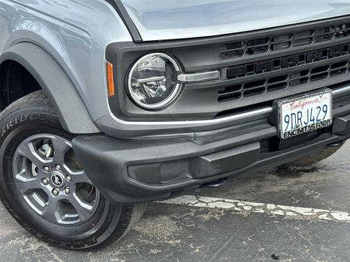 Iconic Silver 2023 Ford Bronco Base
