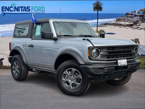 Iconic Silver 2023 Ford Bronco Base