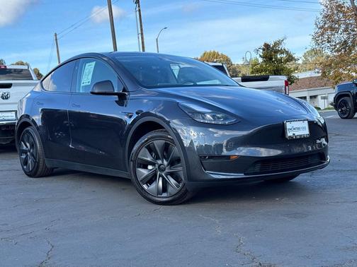 2024 Tesla Model Y Long Range Dual Motor All-Wheel Drive