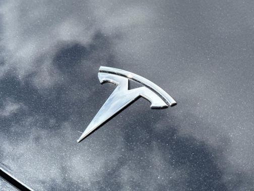 2024 Tesla Model Y Performance Dual Motor All-Wheel Drive