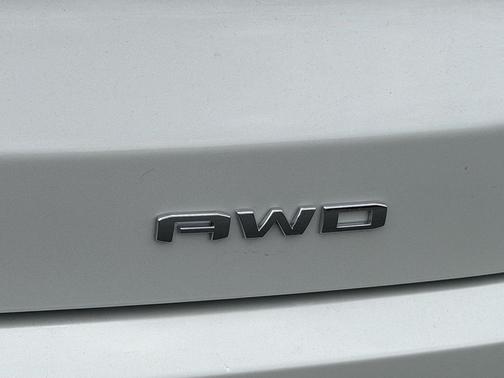 White Frost Tricoat 2023 GMC Acadia Denali