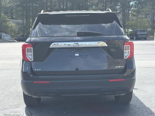 Black Metallic 2023 Ford Explorer XLT