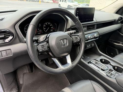 Sonic Gray Pearl 2023 Honda Pilot Touring 8-Passenger