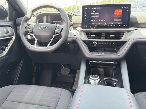 Agate Black Metallic 2025 Ford Explorer ST-Line