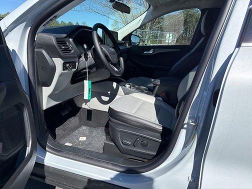 2025 Ford Escape Base