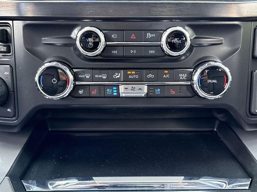 Agate Black Metallic 2026 Ford F-250 Lariat