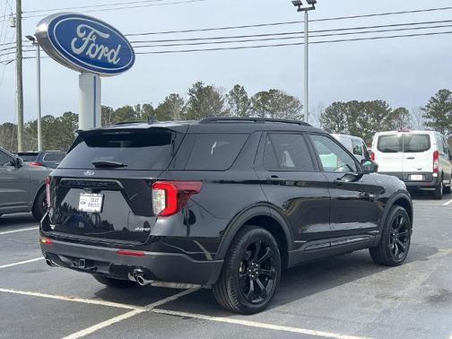 2023 Ford Explorer ST-LINE