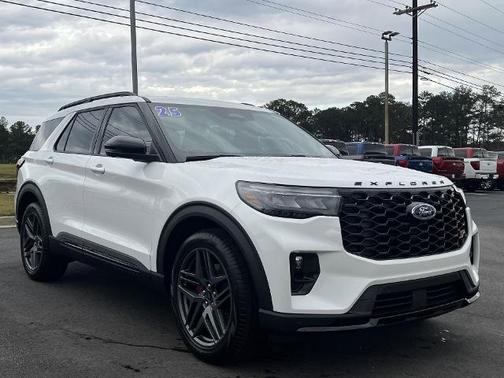 2025 Ford Explorer ST
