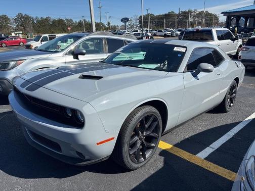 2022 Dodge Challenger SXT