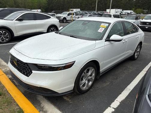 Platinum White Pearl 2025 Honda Accord LX