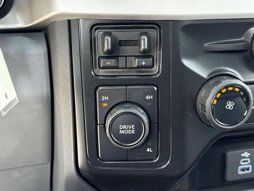 Oxford White 2025 Ford F-350 XL