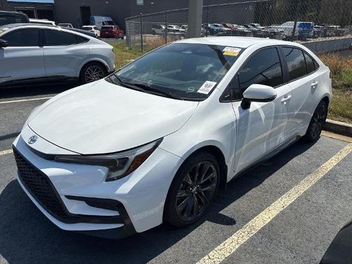 Ice 2024 Toyota Corolla SE