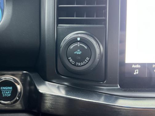 Oxford White 2025 Ford F-350 Lariat