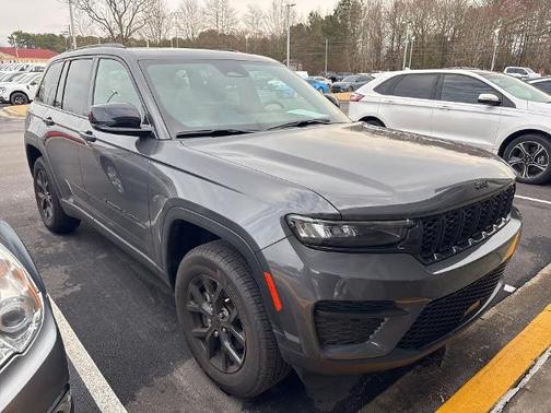 2025 Jeep Grand Cherokee LAREDO