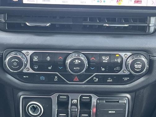 Firecracker Red Clearcoat 2025 Jeep Wrangler SAHARA