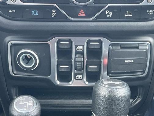 Firecracker Red Clearcoat 2025 Jeep Wrangler SAHARA