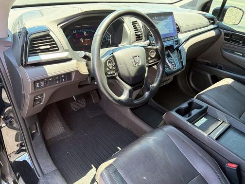 Crystal Black Pearl 2018 Honda Odyssey Elite