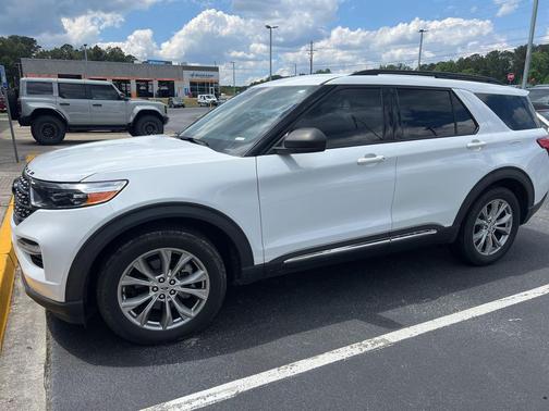 Oxford White 2020 Ford Explorer XLT