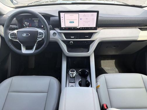 Agate Black Metallic 2026 Ford Explorer Active w/200A Pkg